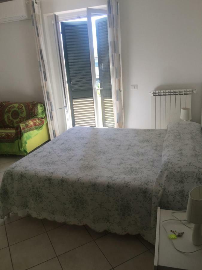 B&B Gigi' Marina di Massa Εξωτερικό φωτογραφία